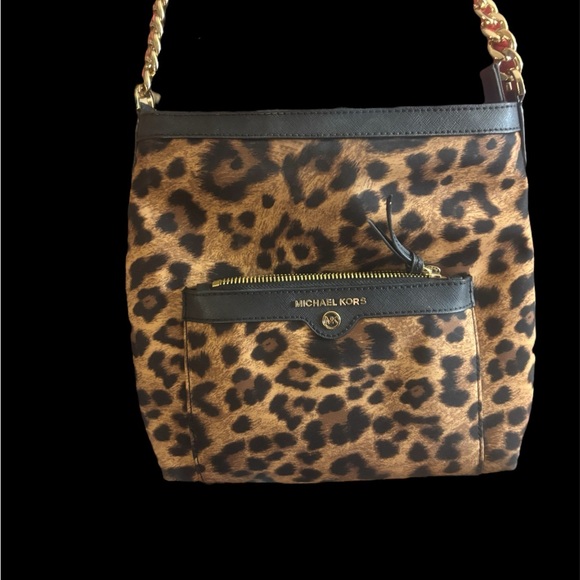 Like new Authentic Michael Kors Animal print crossbody bag Cheetah lepord print - Picture 2 of 7